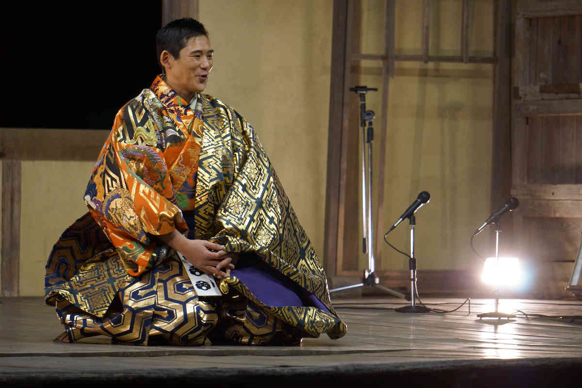 �d�\�u�c���v